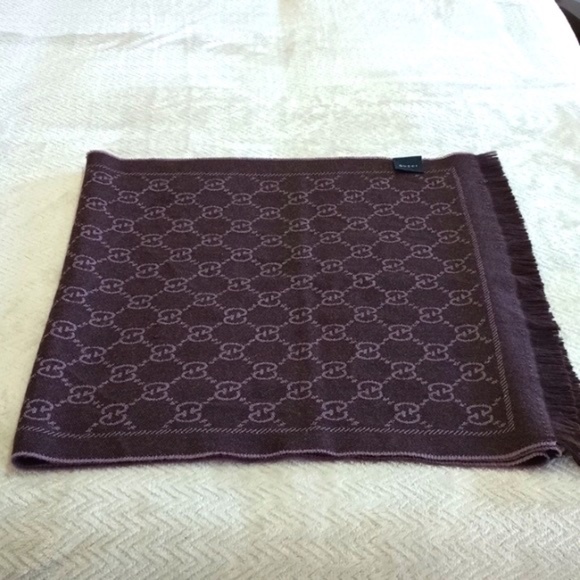 Gucci's winter scarf  100% authentic - Picture 9 of 9